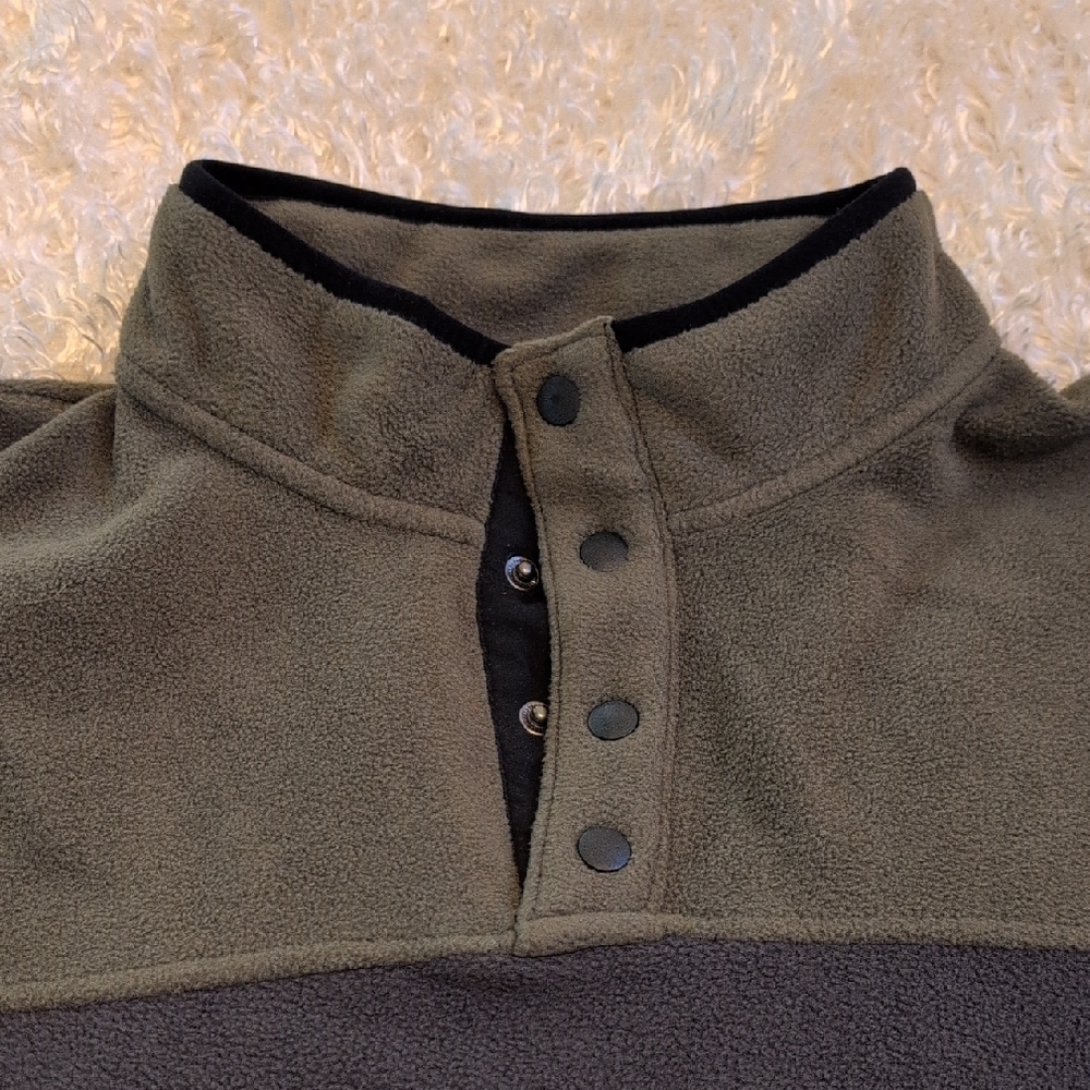 NWT!!!Olive and Black Fleece Pullover